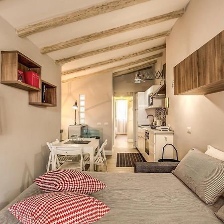 Ferienwohnung Attic With Terrace By Trevi Fountain Rom Exterior foto