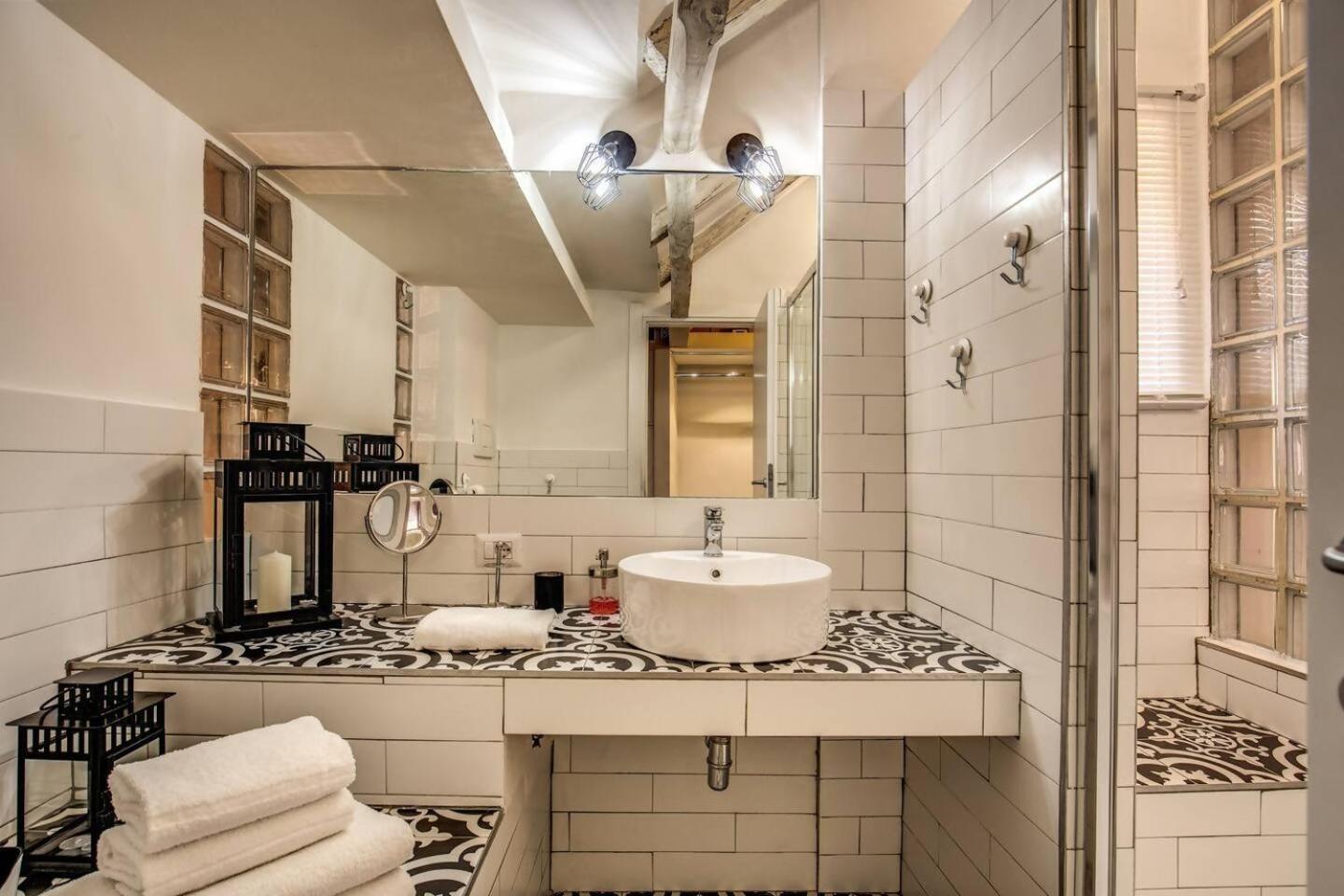 Ferienwohnung Attic With Terrace By Trevi Fountain Rom Exterior foto