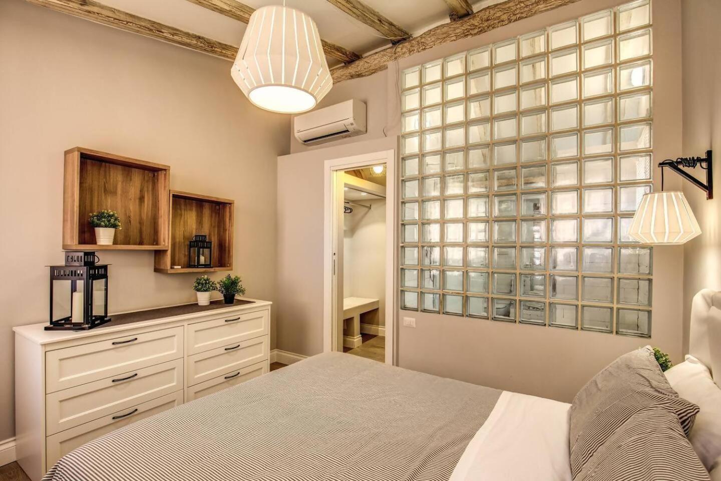 Ferienwohnung Attic With Terrace By Trevi Fountain Rom Exterior foto