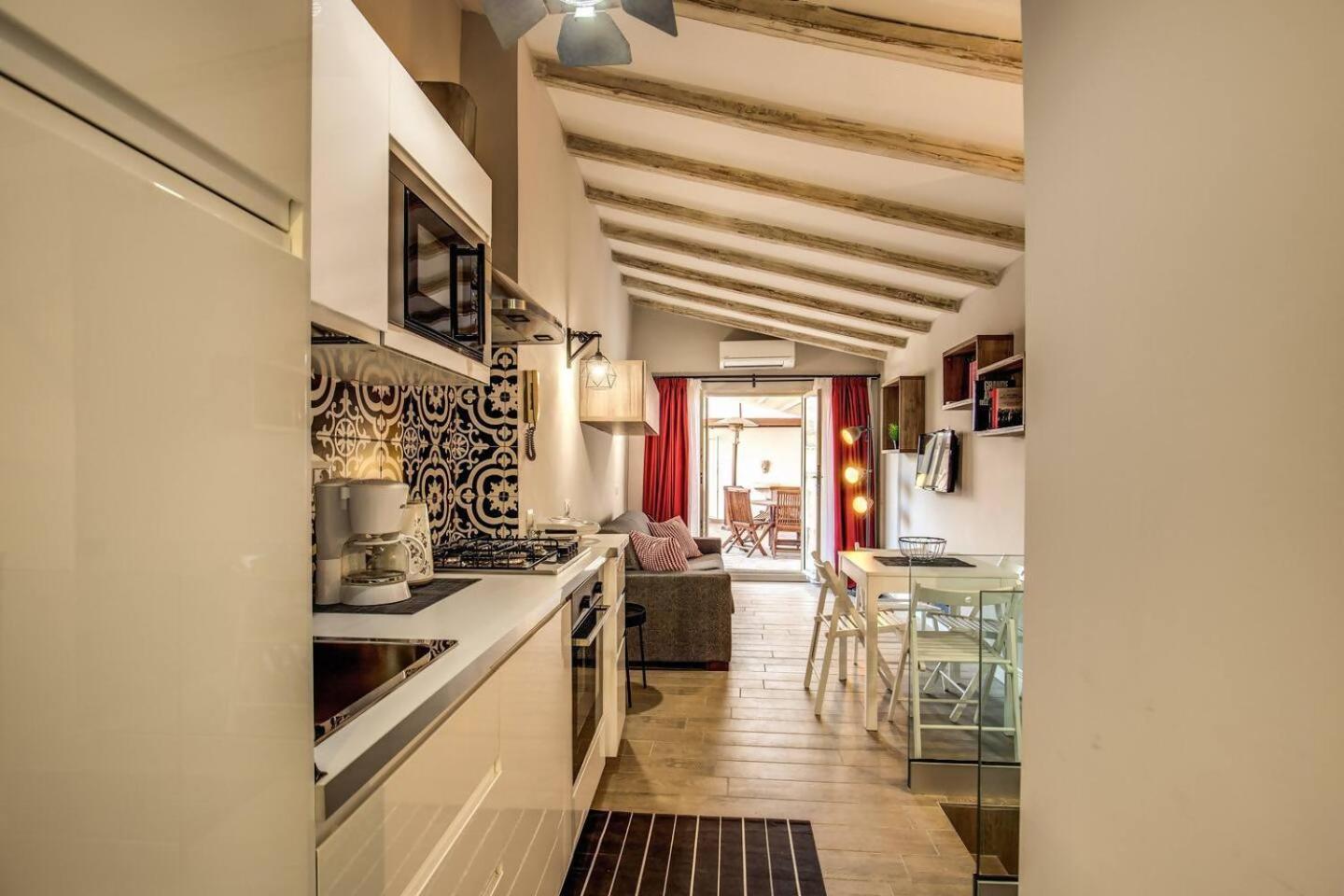 Ferienwohnung Attic With Terrace By Trevi Fountain Rom Exterior foto